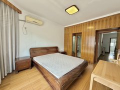 永康东城旅游商场总部附近,巴黎商街单间带阳台,配洗衣机 家具齐全随时看房出租房源真实图片