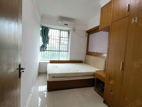 深圳布吉丹竹头宝岭花园南区3号线直达罗湖福田老街,周边生活商圈便利