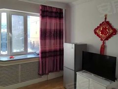 呼伦贝尔海拉尔河西万家小区步梯二楼78平三室一厅家电齐全拎包入住年租一万包取暖出租房源真实图片