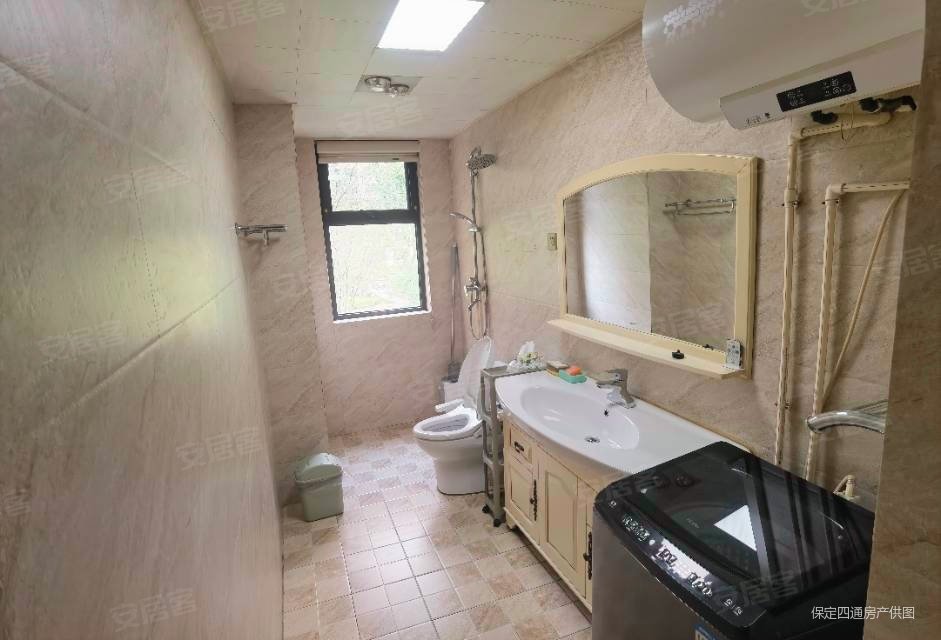 公园时代3室2厅2卫143.8㎡南北121万