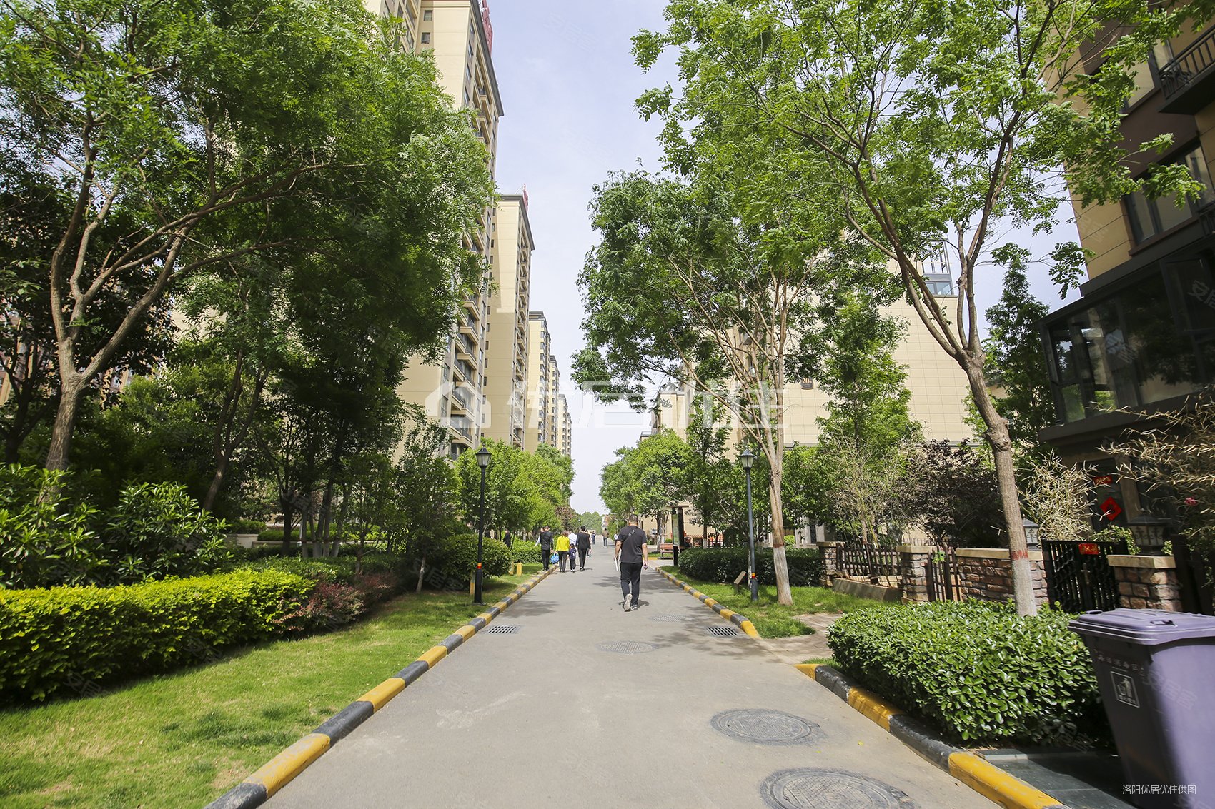 路劲御城二期3室2厅1卫97㎡南93万