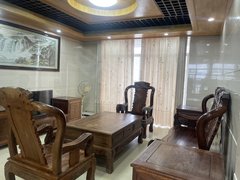 北流北流城区城区新城国际 电梯房 四房两厅 家具家电齐全 1800包物业出租房源真实图片