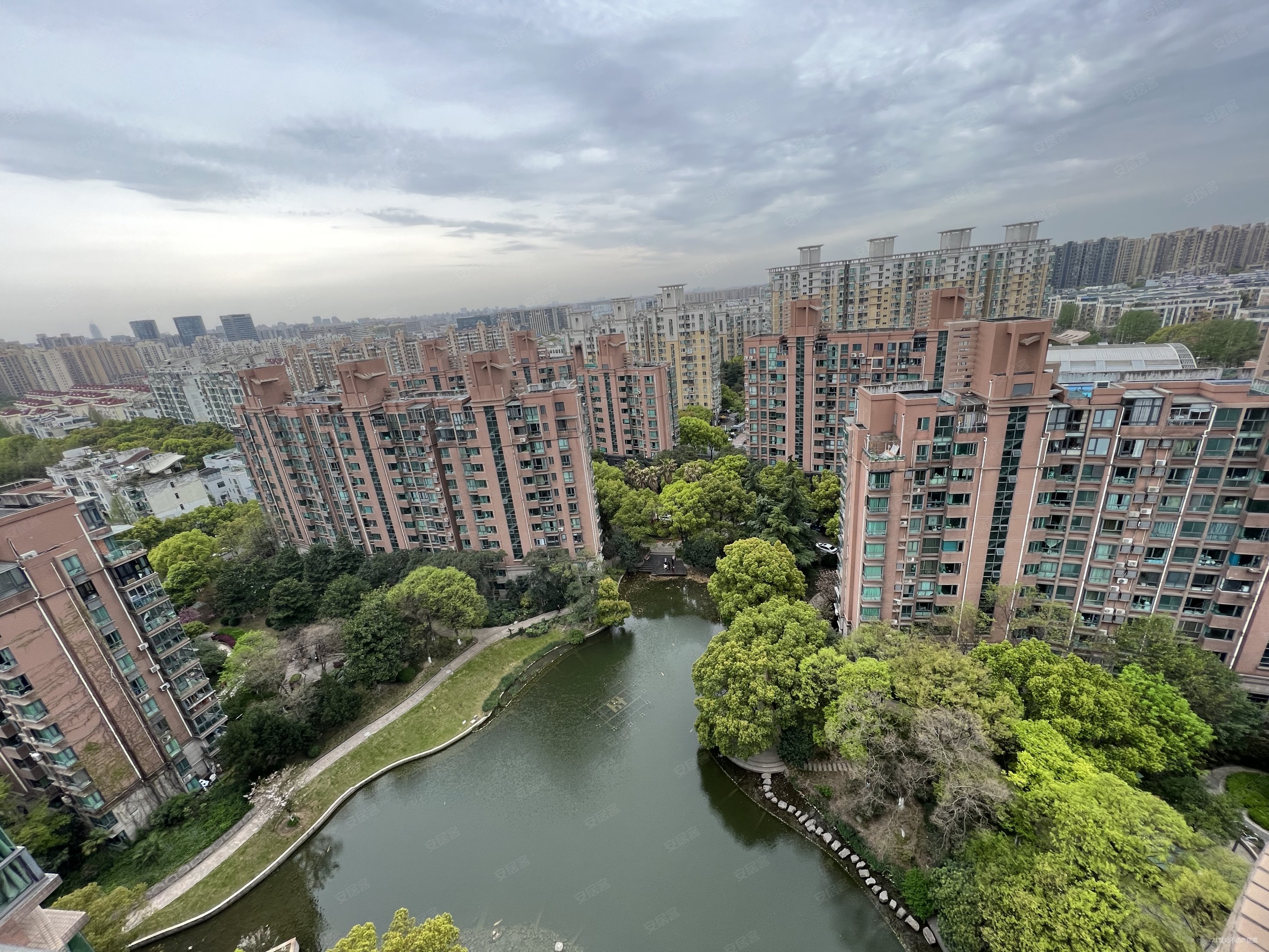 金沙雅苑滨湖世家双卫格局高楼层采光充足南北通透