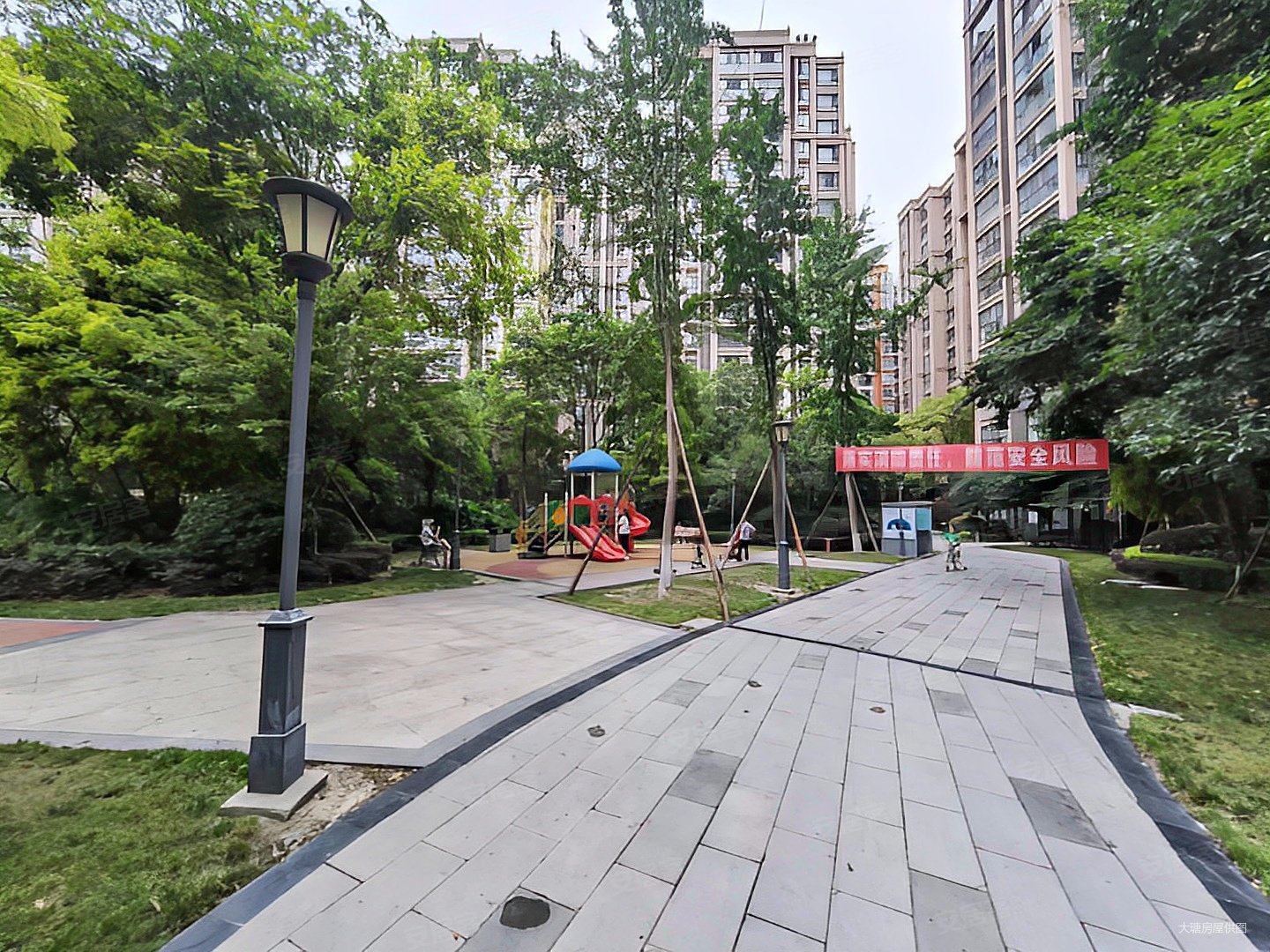 新上金港华府套三 对中庭 不临路