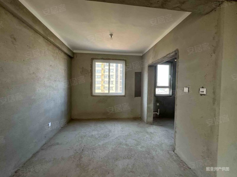 满二餐客一体南北通透边户三室路劲御城二期中间楼层采光好