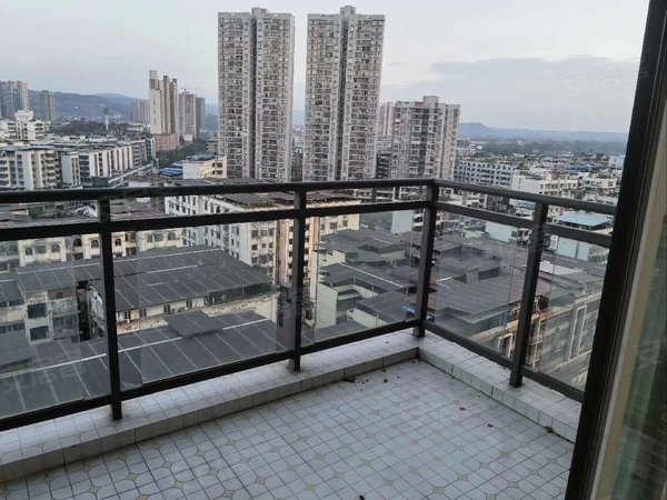 重庆永川永川老城俊豪中央大街一期!介绍费减半!老城中心地段!