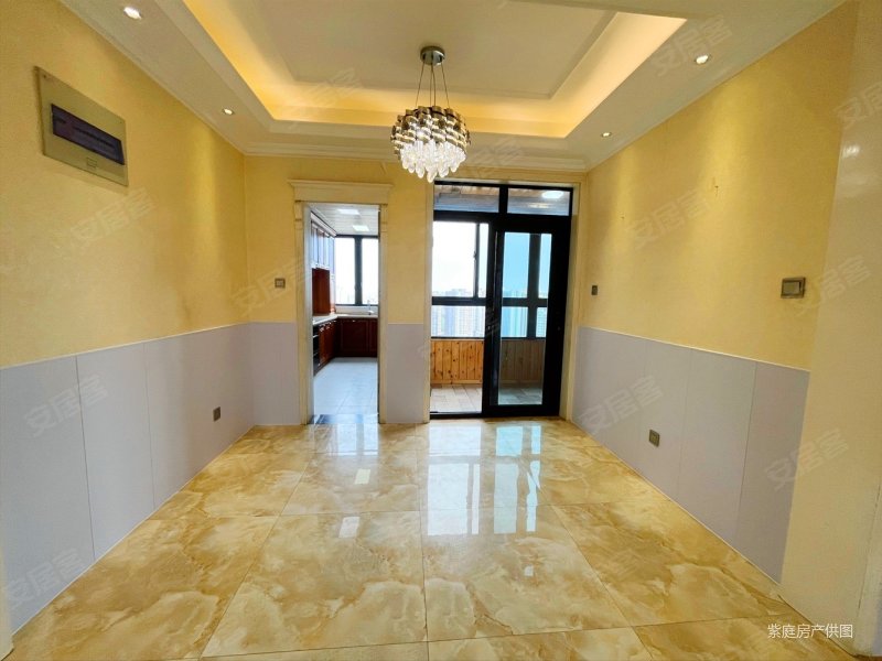 省委旁绿地海珀紫庭三室全明户型致电了解