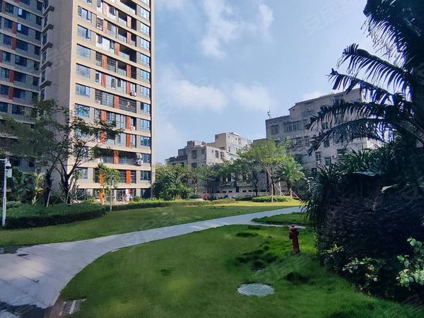 海口琼山凤翔西天街华府二期高登西街天街华府,高档小区,轻奢精装4房