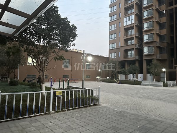 重庆大渡口茄子溪西城佳园整租 押三付一 2室 65平 精装 西城佳园