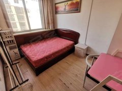 青岛黄岛保税区保税区西门旁，家和可做饭，随时看房，拎包入住，停车便宜，干净出租房源真实图片