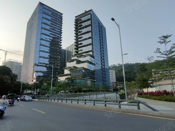 深圳宝安西乡碧桂园凤凰国际智谷碧桂园凤凰智谷精装两房客厅带阳台