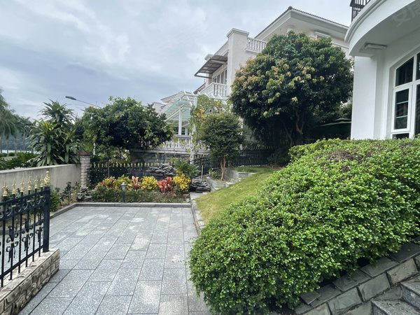 广州花都山前大道民航芙蓉山庄芙蓉度假区,一线湖景独栋别墅,360方6房