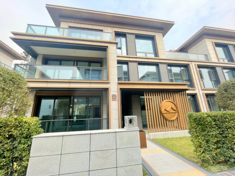 麓山独栋别墅带200平花园有天有地可看房带地下车库