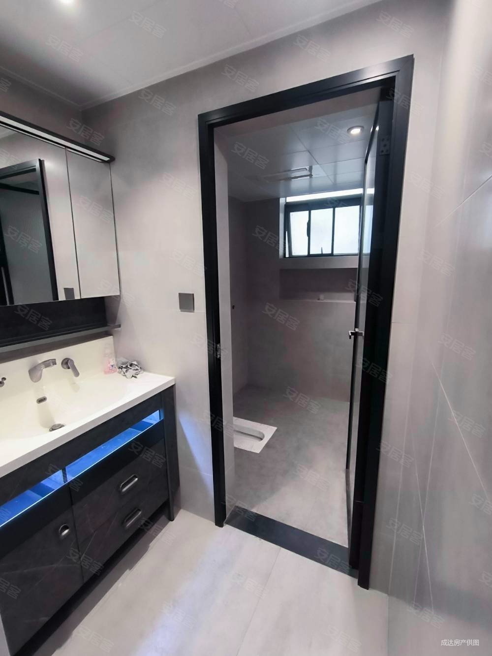 海馨嘉园3室2厅2卫134㎡南北105万