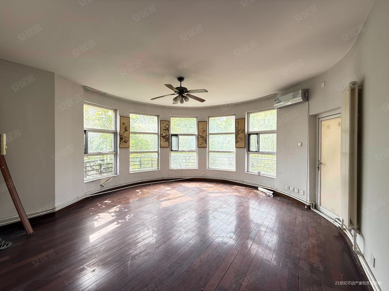 一栋洋房5室2厅3卫261.1㎡南北1680万