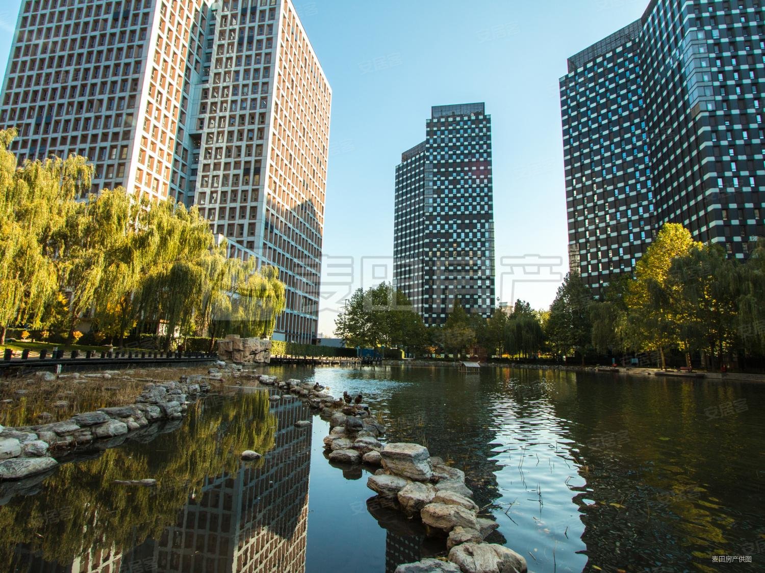 万国城moma2室2厅2卫158㎡东2350万