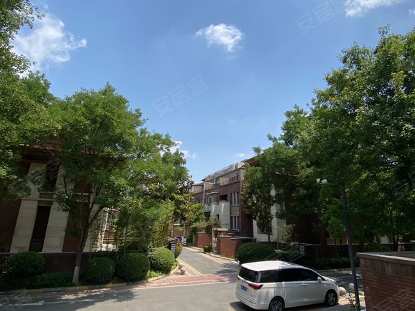 郑州惠济北大学城天地湾禧苑(别墅)天地湾别墅,280平,上下3层豪华装修