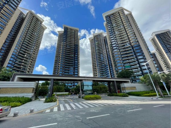 珠海横琴保税区华发城建四季半岛钻石湾华发四季半岛  豪装三房  全新