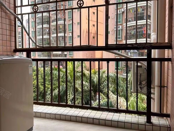 深圳宝安坪洲海滨新村坪洲地铁口,海滨新村精装三房,家电齐全拎包入住