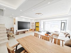沈阳皇姑塔湾联排别墅 金地九阙台 首租 室内有电梯 前后小院 品质装修出租房源真实图片