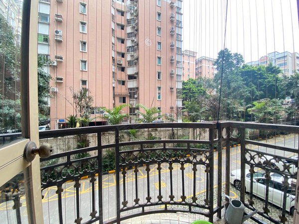 广州海珠新港西愉景雅苑愉景雅苑 四房两厅两卫 装修保养非常好 业主