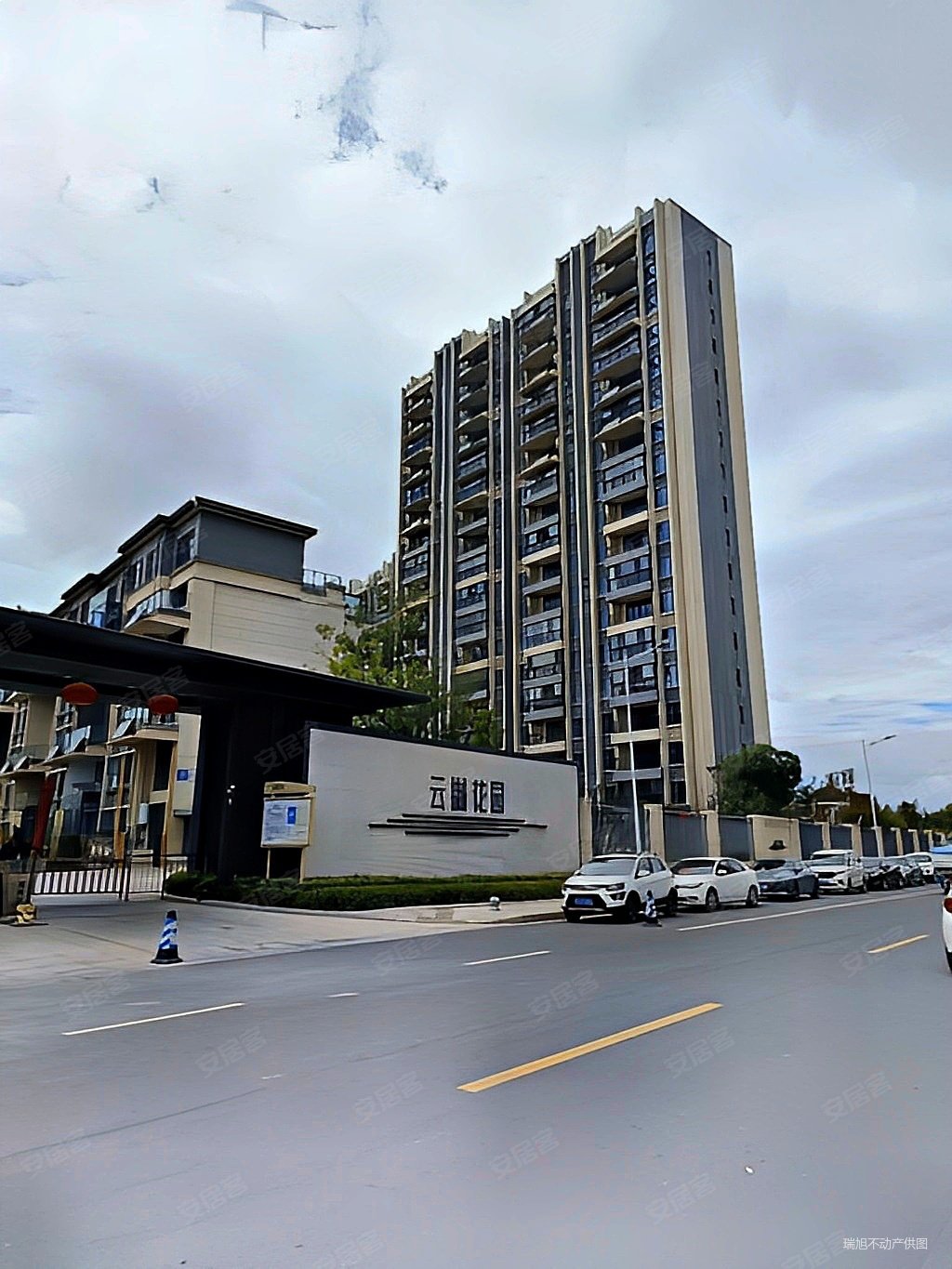 国风云樾花园3室2厅2卫95㎡南北158万