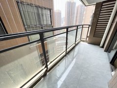 南宁江南白沙大道友谊岔路口 隆源华府 一室一厅带阳台 家具家电齐全 民用水电出租房源真实图片