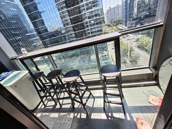 深圳龙岗大运恒明one恒明湾复试四房居家办  商住两用的朝南户型出租