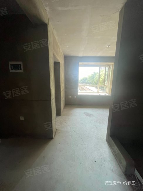 浑河国际城出门地铁口现房两室全天采光