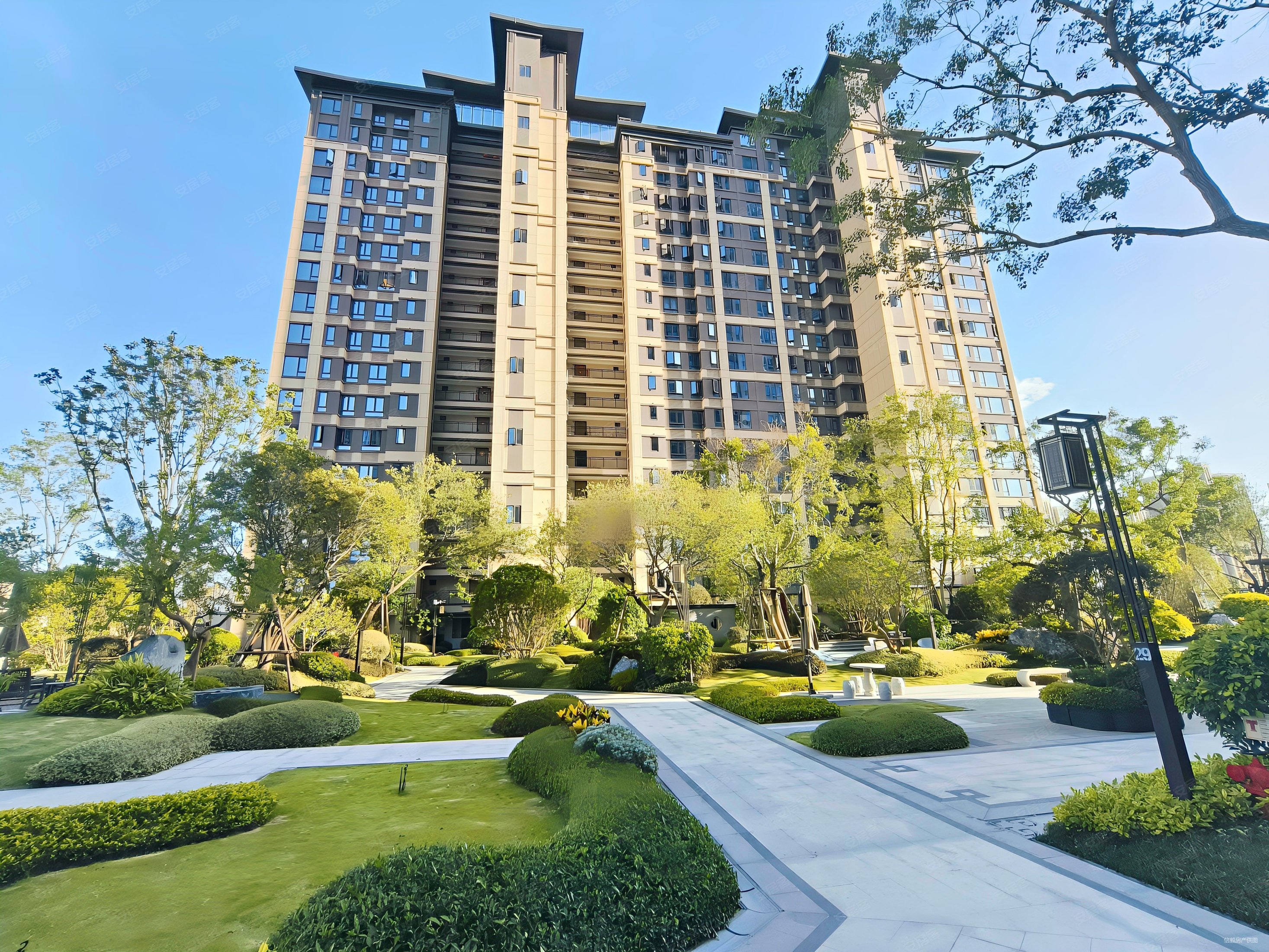 建发书香府邸4室2厅2卫106.33㎡南北420万