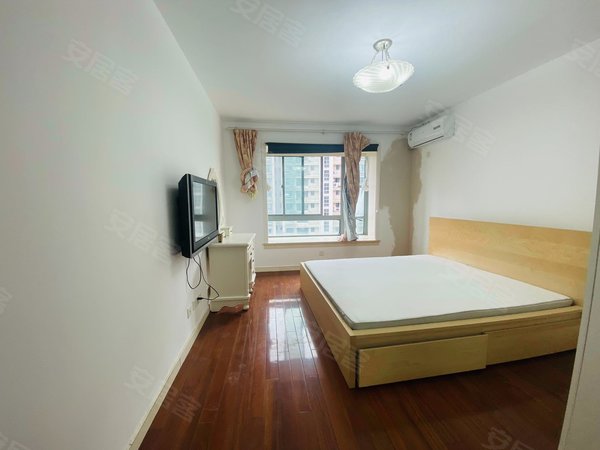 【多图】古北恒盛苑,金虹桥租房,居家装修 保养良好 家具齐全 拎包