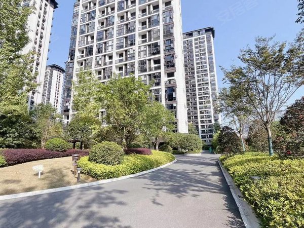 杭州临安临安城区苕溪学府苕溪学府1室1厅1厨1卫带阳台拎包入住出租