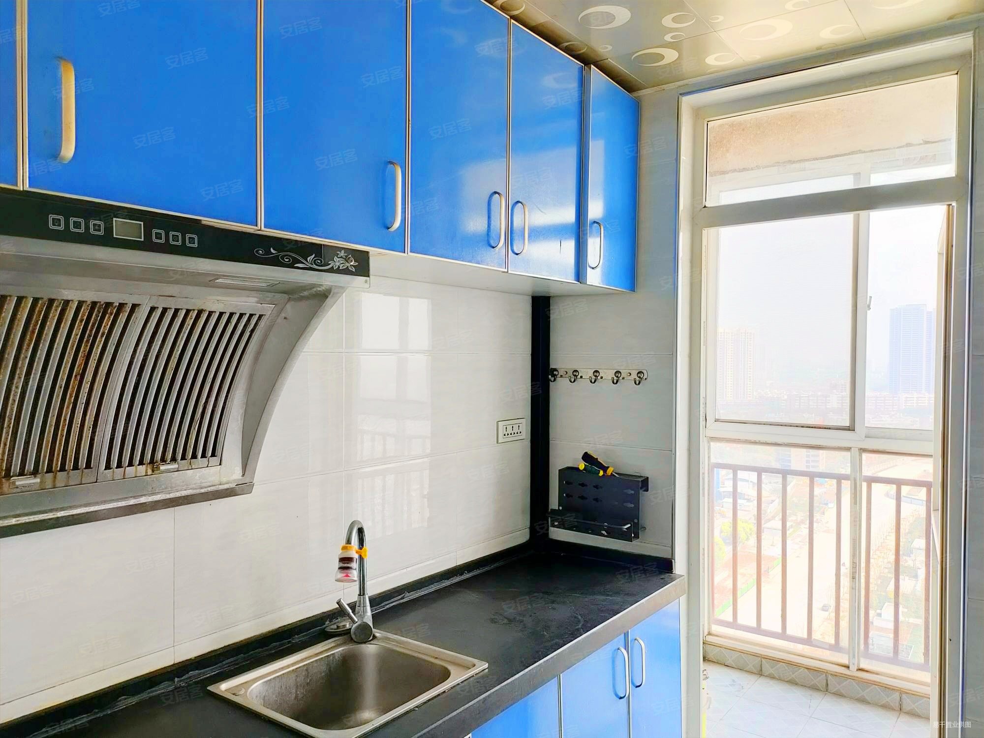 鹏程中泰花园3室2厅2卫118.46㎡南北83万