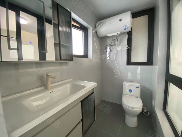 海宁海宁市区马桥藏绿园马桥小镇广场附近 精装1室 全新家电出租 朝南带大阳台出租房源真实图片