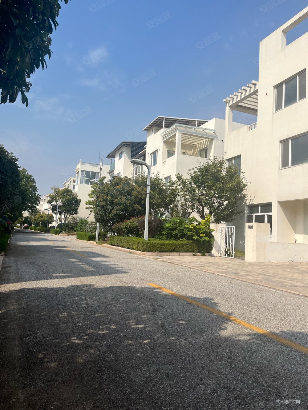 精装修,天泰圣罗尼克(别墅)二手房,220万,4室2厅,3卫,268平米-青岛