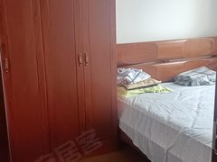 丹东元宝新柳步行街冠峰云鼎。2室，1200包取暖，南。家电齐全出租房源真实图片