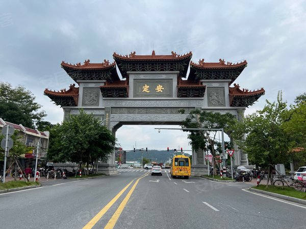 珠海斗门乾务乾城美景乾雾牌坊旁 精装1房2厅1卫 小区房家私电齐全 民