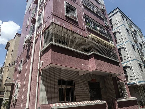 深圳宝安石岩河滨花园宝安石岩河滨花园电梯3房空房出租电梯出租房源