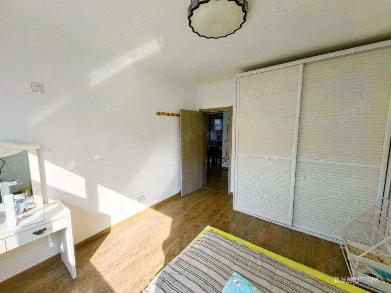 紫金豪庭| 路1558号2室2厅1卫97.83平方米,紫金豪庭二手房,93万,2室2