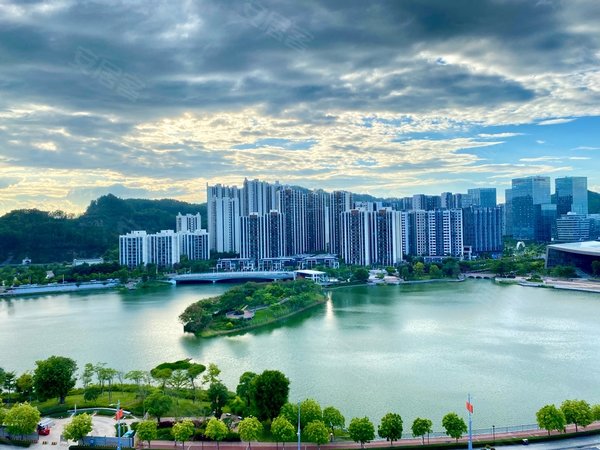 广州南沙蕉门合景方圆叠翠峰区府板块 叠翠峰 精装二房 配置齐全 环境