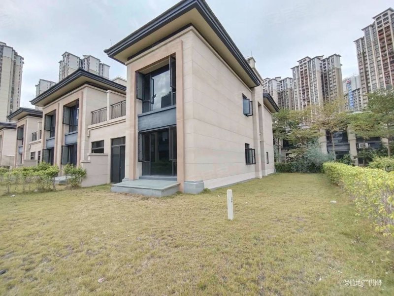 合景花漫里别墅156平毛坯大花园