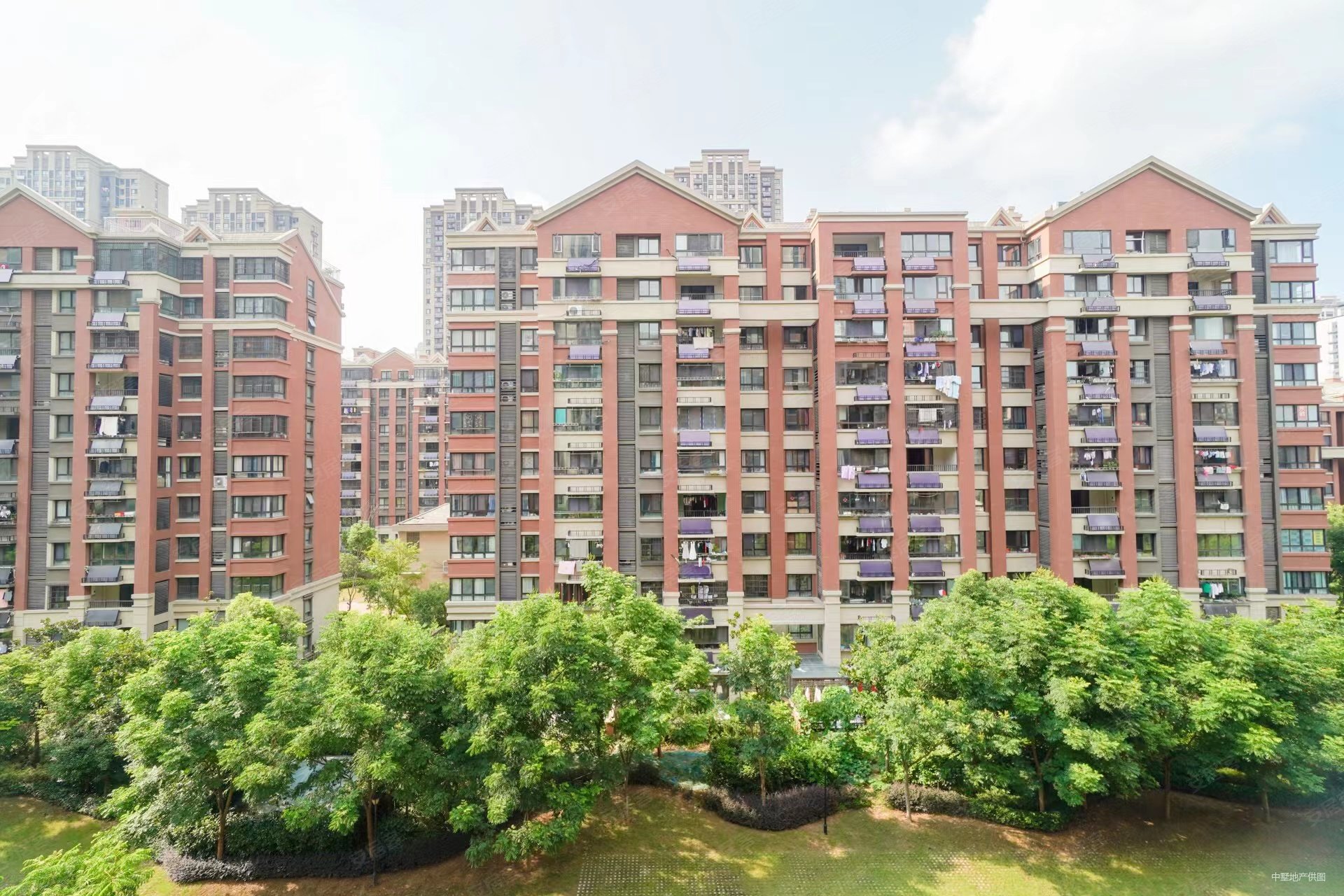 华地森林湖3室2厅1卫104.74㎡南北208万