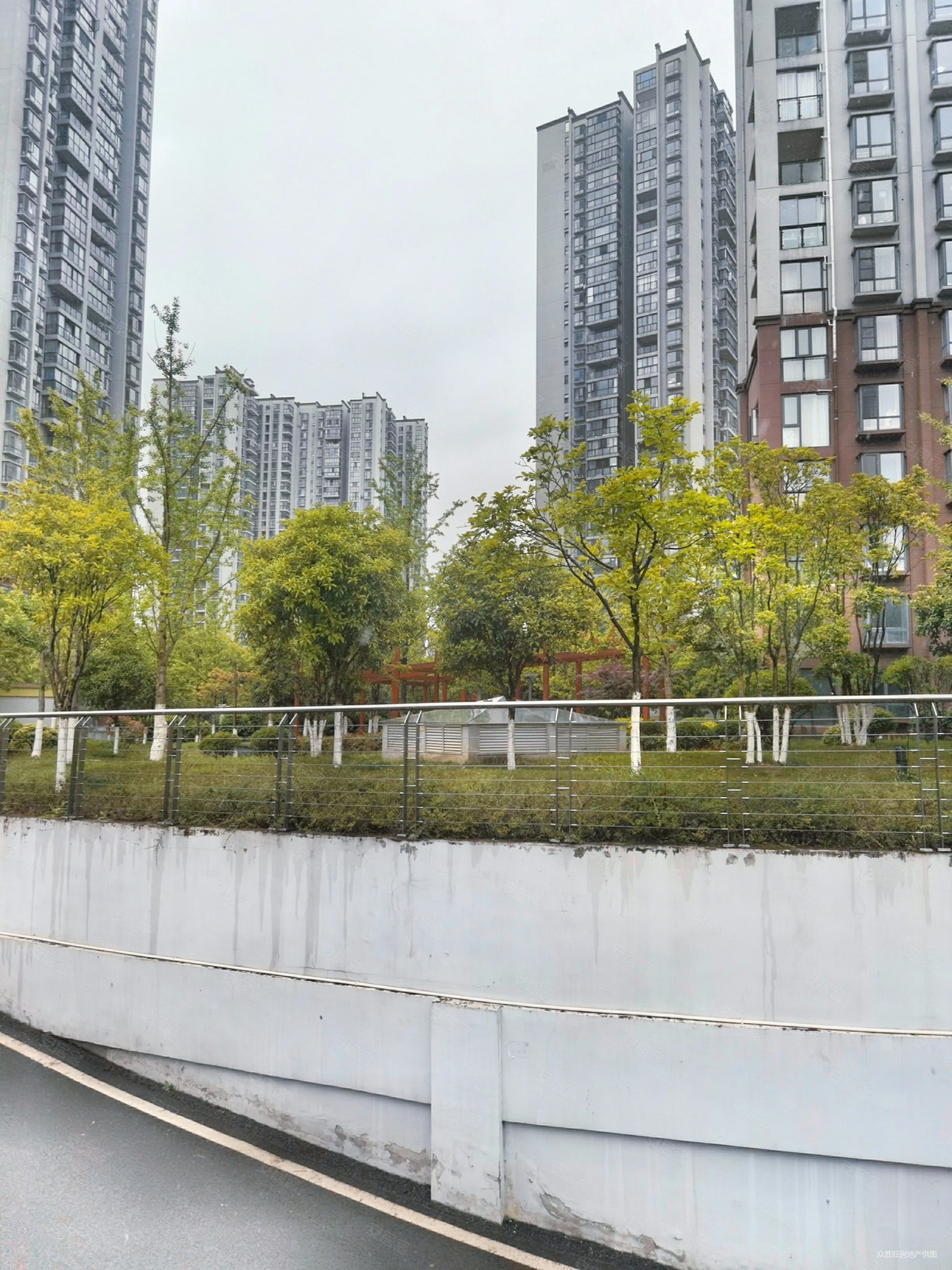 观山小区二手房,265万,4室2厅,2卫,173平米