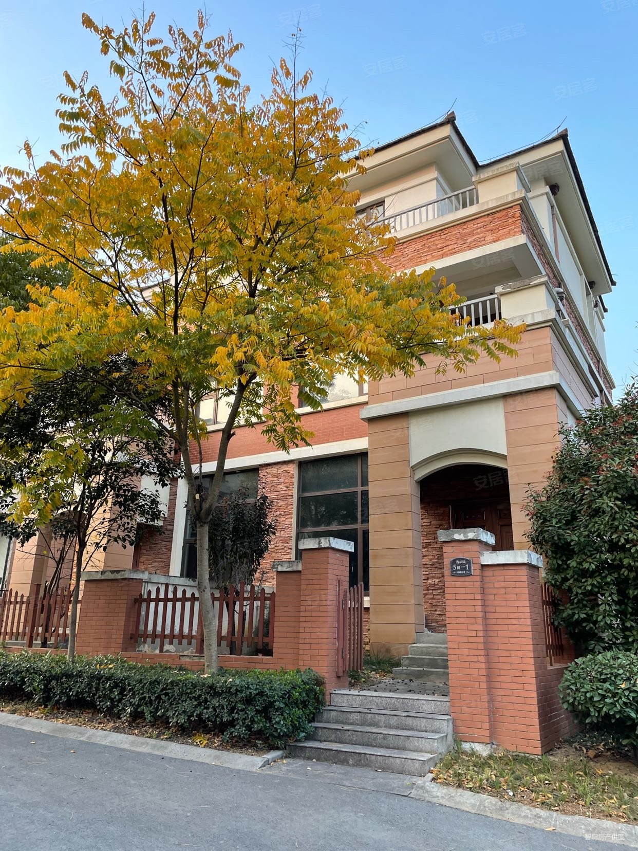 产权清晰,西城逸境(别墅)二手房,172万,5室4厅,5卫,278平米-扬州安居