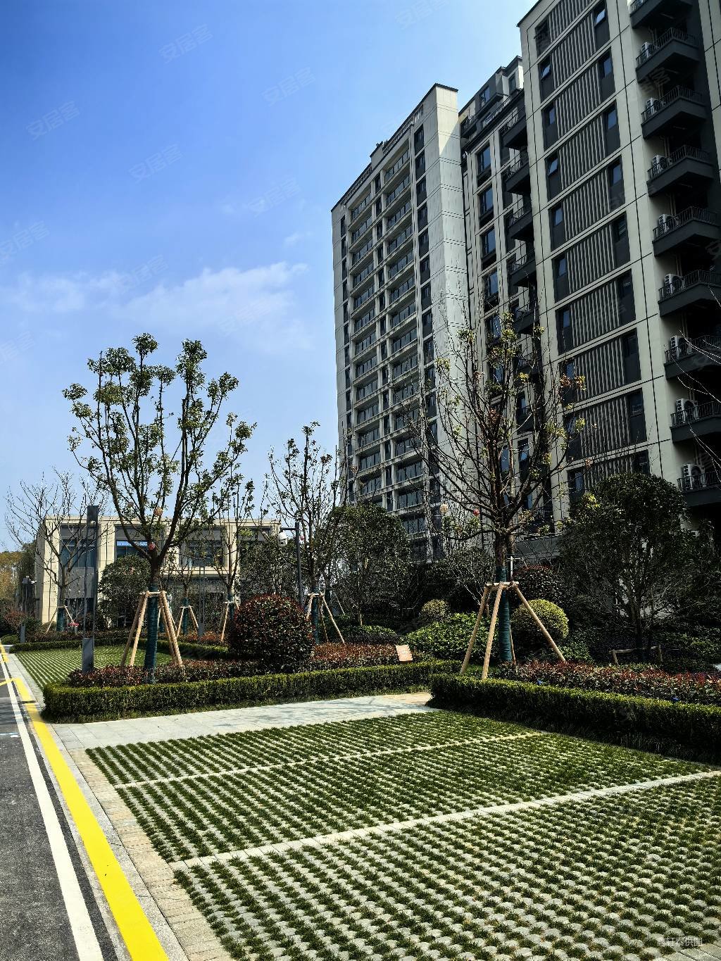 云萃景园3室2厅2卫96㎡南北210万