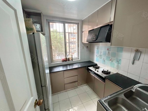 杭州上城近江天福花园近江地铁口 三房出租 中间楼层 采光非常好 随时