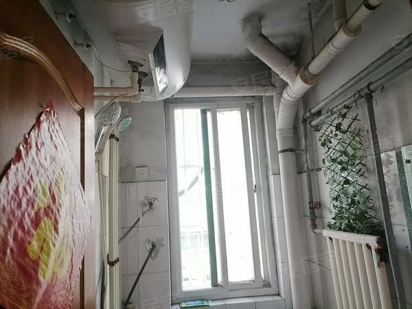 济宁任城盛泰广场银都花园怡景园银都花园三楼二室,家具家电,房子干净