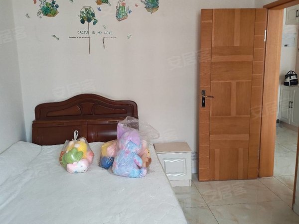 包头昆都仑八一公园钢院学府(商住楼)钢苑龙御花苑公寓，精装，一室一厅，拎包入住出租房源真实图片