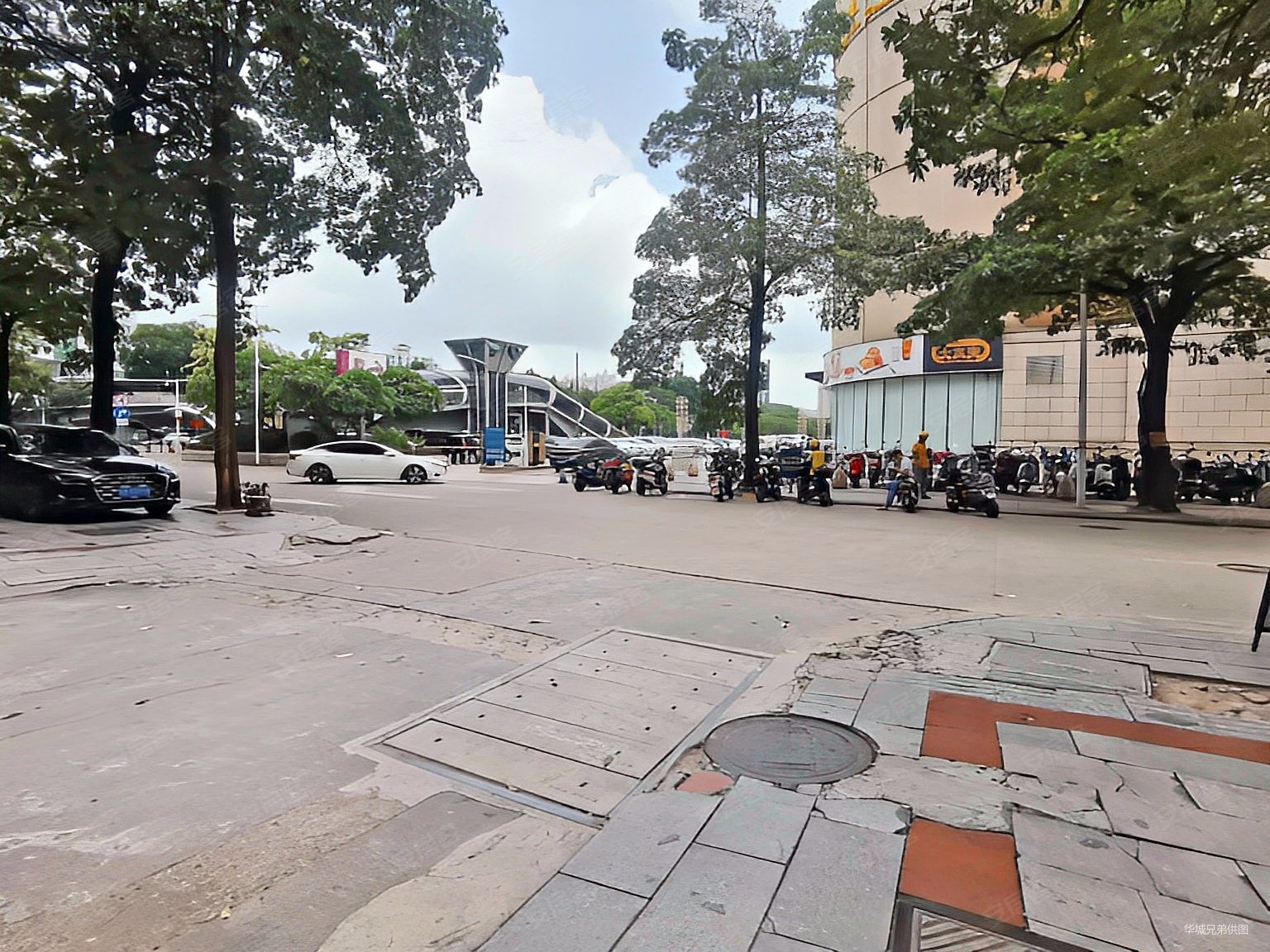 东平吉之岛旁东成新苑全新精装大两房带大露台