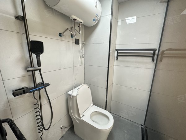 金华东阳东阳市中心五马塘村五马塘夜市 in88边上 天空之城 全屋智能一室一厅押一付一出租房源真实图片